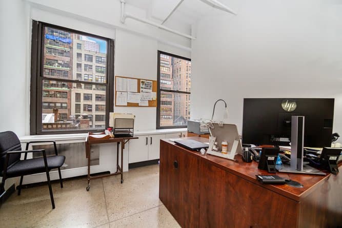246 West 38th Street 5th Floor Office 06