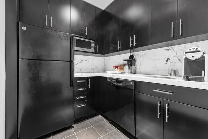 520 West 27th Street Suite 403 23