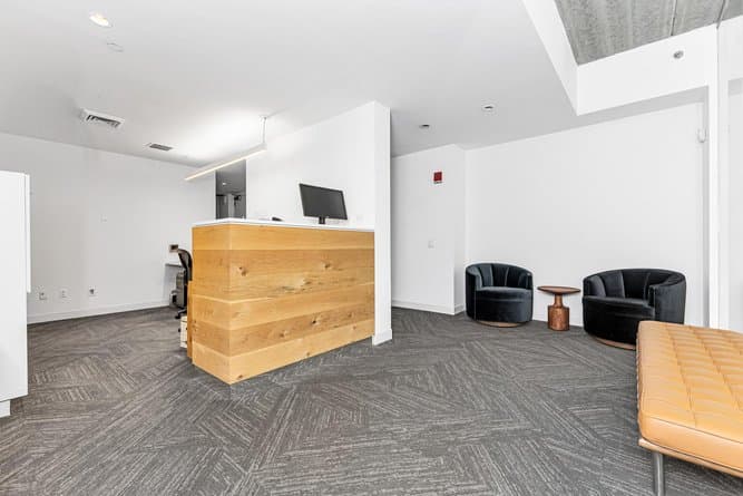 520 West 27th Street Suite 403 24